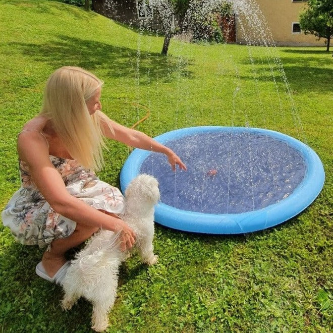 hqpet™ – Erfrischendes Sprinklerpad für Hunde 