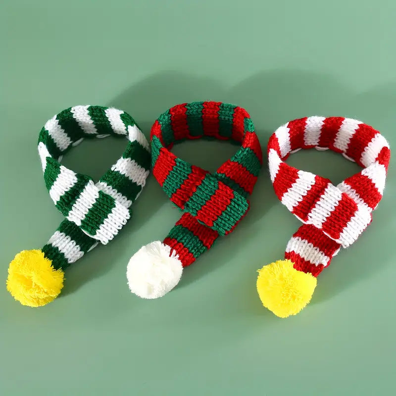 Gestrickter gestreifter Weihnachtsschal für Katzen und Hunde